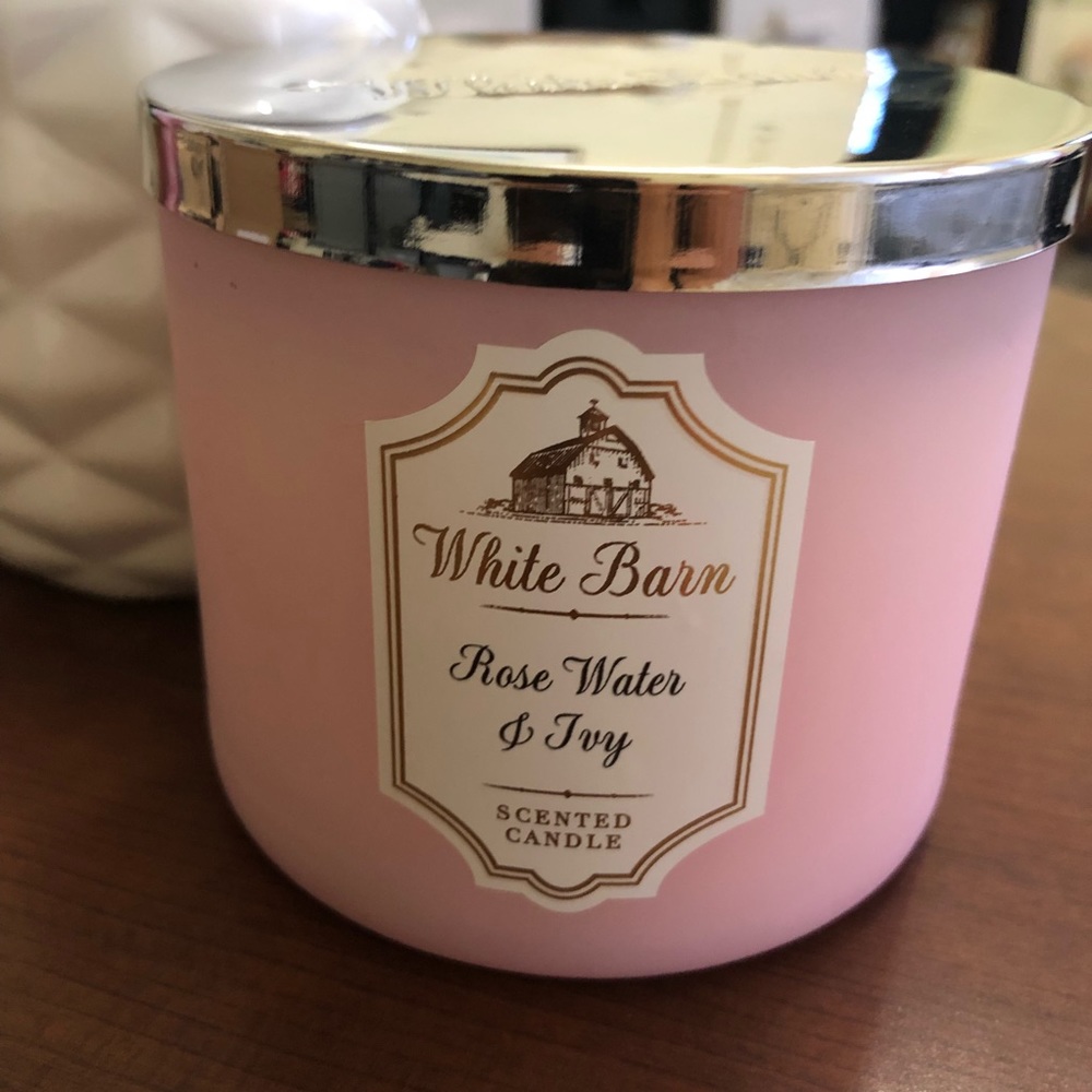 White barn rose water & joy candle